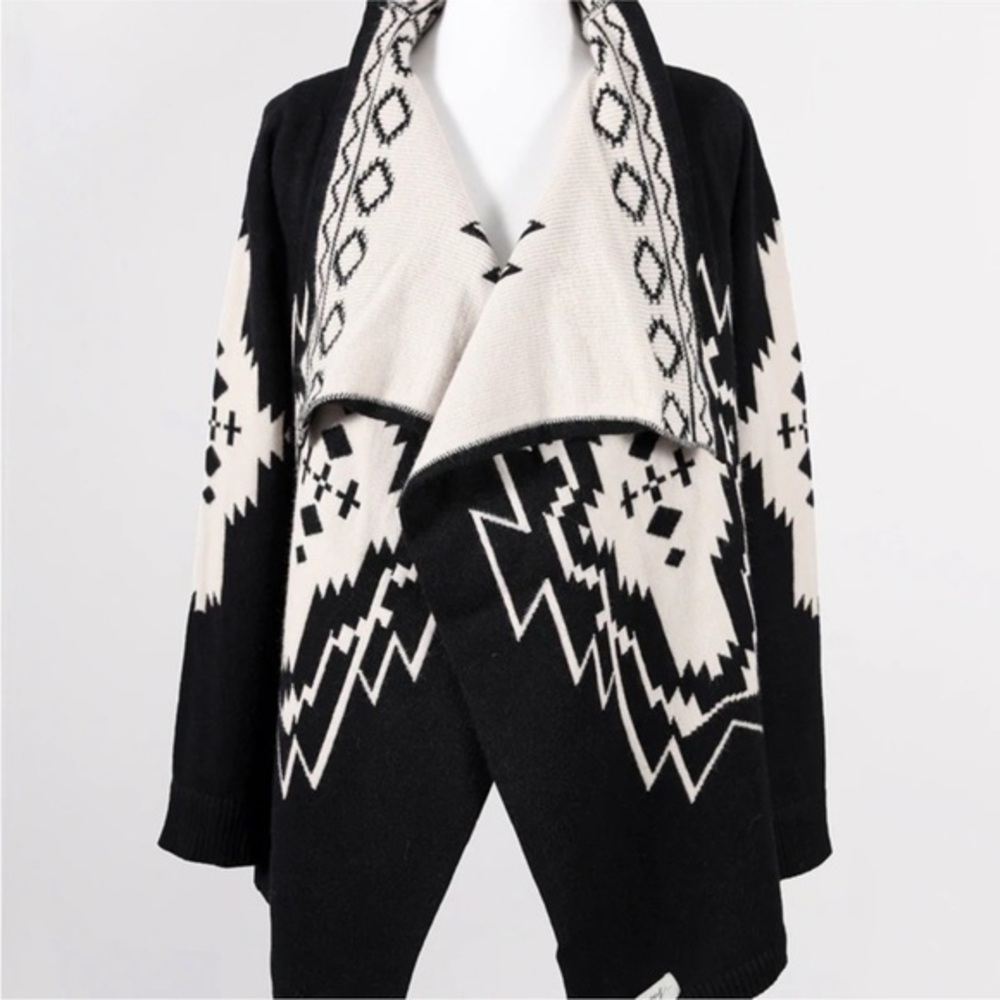 Illuminative Aztec Neutral Serape Warm Cozy Sweater Jacket Size M-L NWOT
